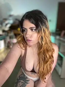 NikkiNix webcam