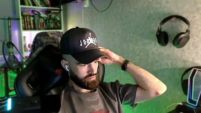 _Serious_Man webcam