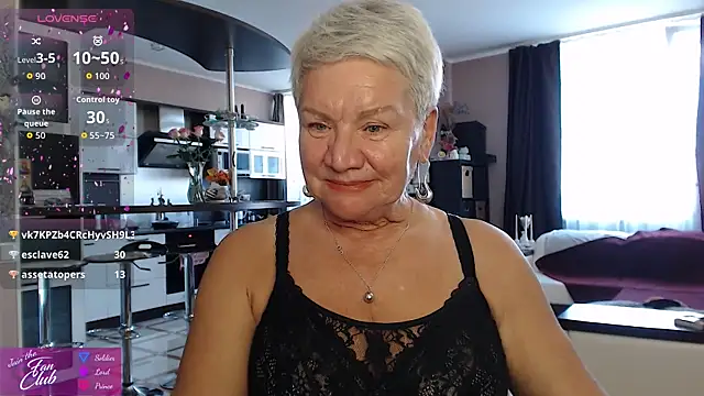 roxana_brooks live cam on StripChat