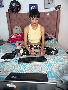 Sakura_and_yuki live cam on StripChat