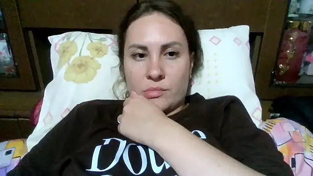 MeadowEyes live cam on StripChat