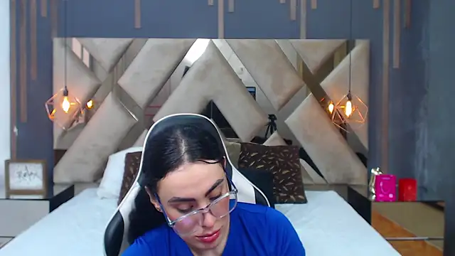 MartinaaFit live cam on StripChat