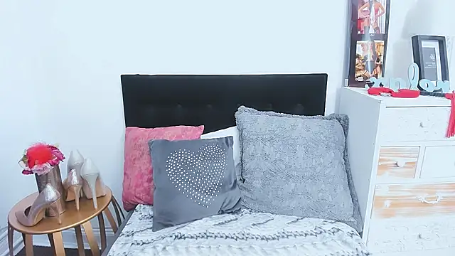 sweetmariina - SweetMariina's free webcam - UK Sex Cams