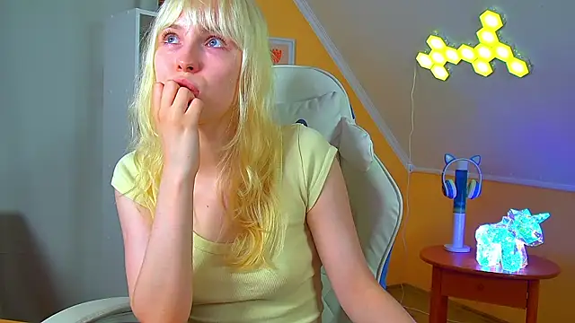 hannahhollis - HannahHollis's free webcam - UK Sex Cams