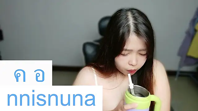 nunanunanuna live cam on StripChat