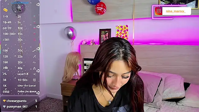 Nina-Mars live cam on StripChat