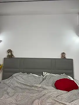 CurlyLara live sex cam