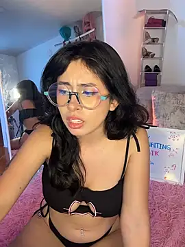 Vi_anayaa webcam