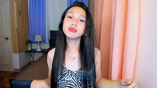 Almira_Hilson webcam