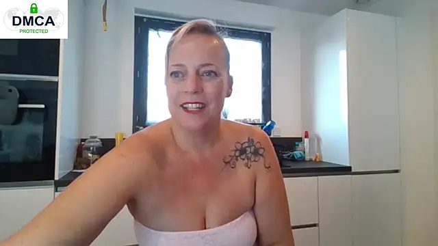 Miss-Chupagirly live cam