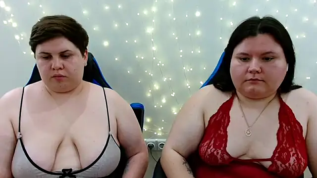 BeckyAndHellen webcam