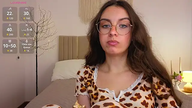 real_cutie1 - Real_cutie1's free webcam - UK Sex Cams