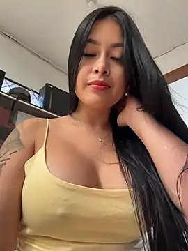 CristalLeyner webcam