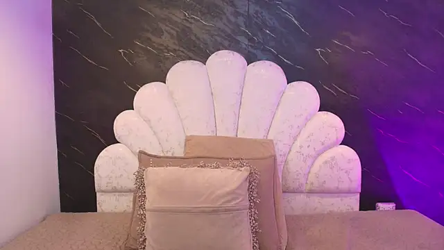 _miabrown_'s live stream