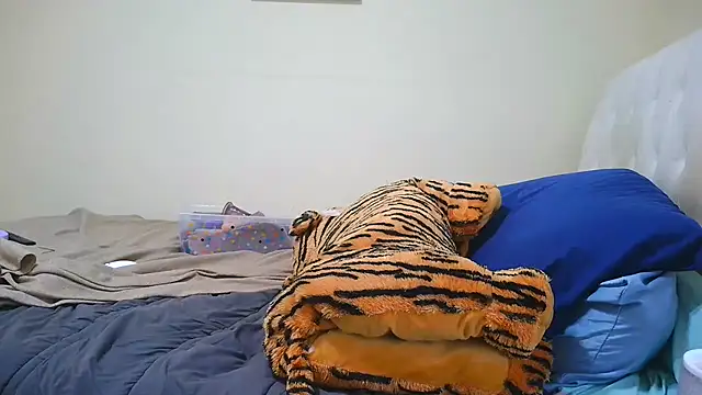 Prettylondond live sex cam