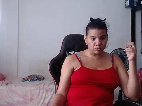 Adriana_0312 live cam on StripChat