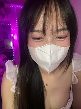 Lov3lily live cam on StripChat