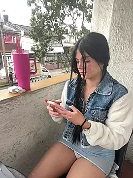 PamelaJonsom_ live cam on StripChat