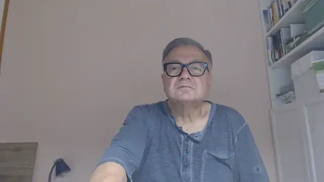 YOU6me live cam on StripChat