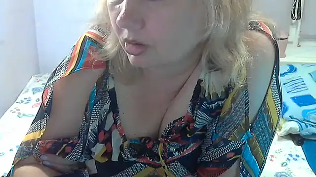 Lusi-777 live cam on StripChat