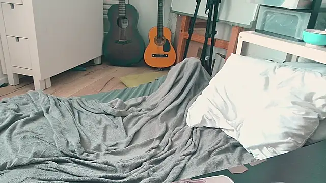 CeriseLapine webcam