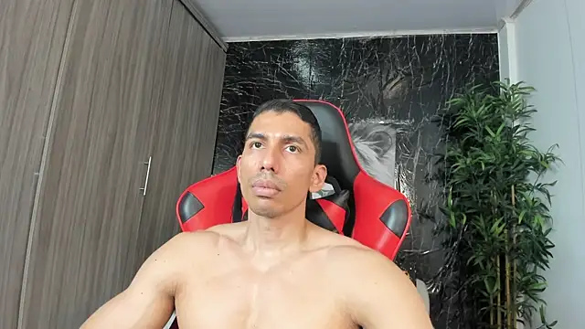 Erik_castle