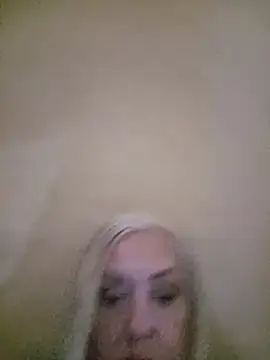 Julia20X live cam on StripChat