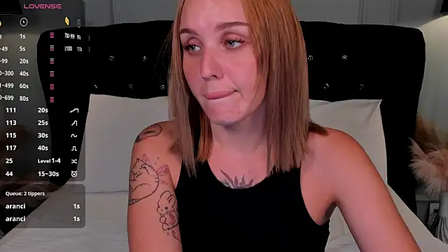 LianaFord live cam on StripChat