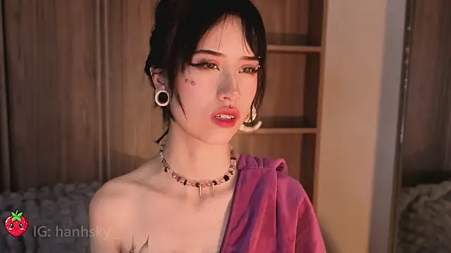 hannahsky_ - HannahSky_'s free webcam - UK Sex Cams