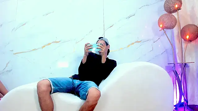 AmazingOrgasm webcam