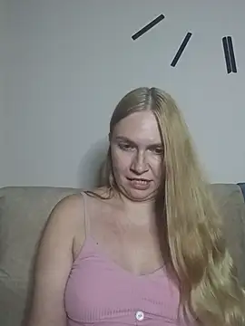 kisavixen - KisaVixen's free webcam - UK Sex Cams