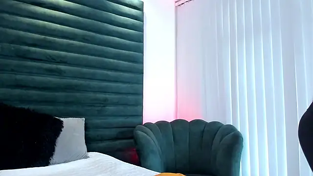 evelynblow - EvelynBlow's free webcam - UK Sex Cams