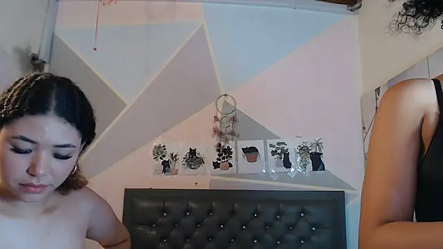 Adut_Akech Live Webcam on Stripchat
