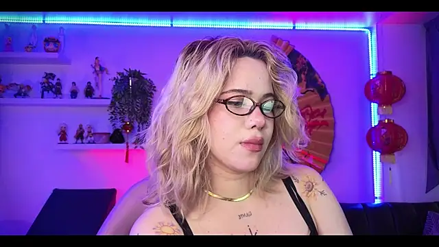 albaismynameX webcam