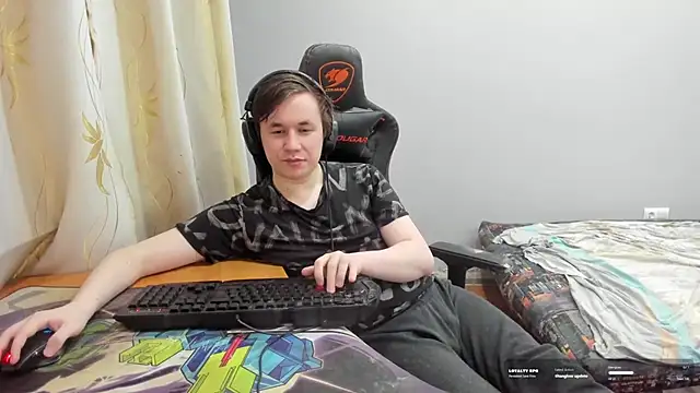 iliaskrislove live cam on StripChat