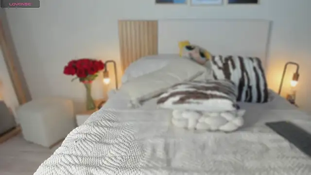 Ajen_Blondie webcam