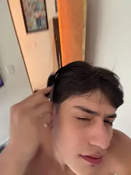 Lander_Cruz live cam on StripChat