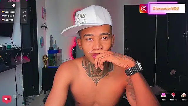 sexy_blacks_ live cam on StripChat