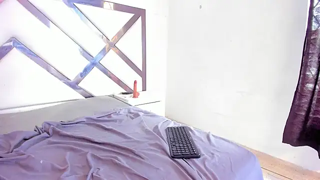 sienna_glow live cam on StripChat