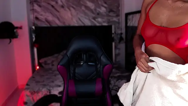 kitty_collins_ live cam on StripChat