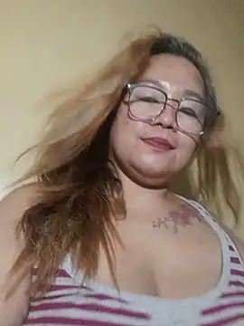 loriepinay46 live cam on StripChat
