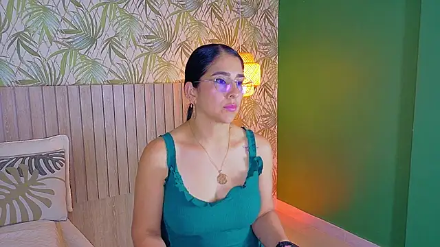 Sunny_River live cam on StripChat