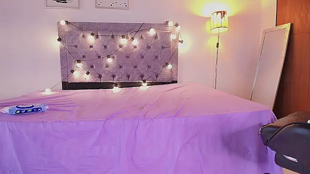 Ari_stone live cam on StripChat