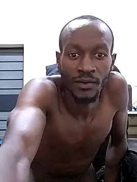 TallandBigEbony live cam on StripChat