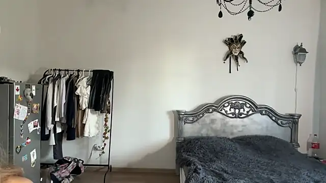ShyandSkinnyAlice live cam