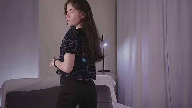 NicolaDevis live cam on StripChat