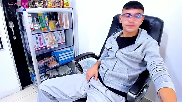 Alexx_bigcockk