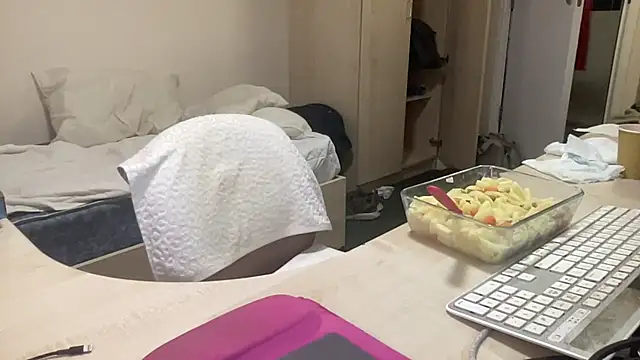 coach-karl live cam