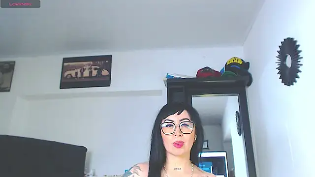Vicky_hotmilf webcam