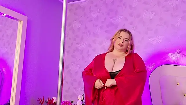 CurvyAly